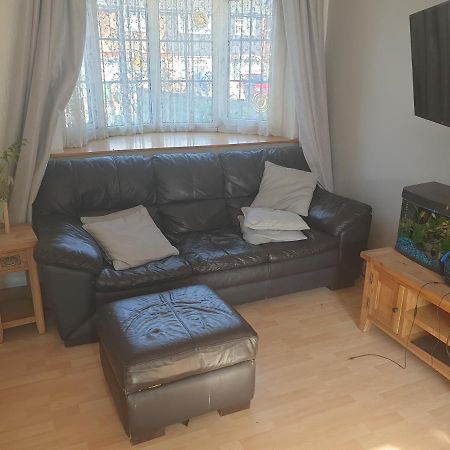 Harry Potter Theme Double Room In Shared House Watford  Exterior foto