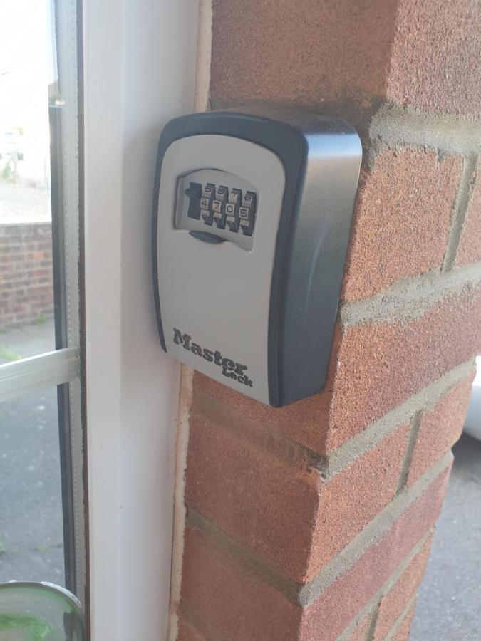 Harry Potter Theme Double Room In Shared House Watford  Exterior foto