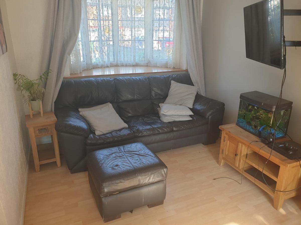 Harry Potter Theme Double Room In Shared House Watford  Exterior foto
